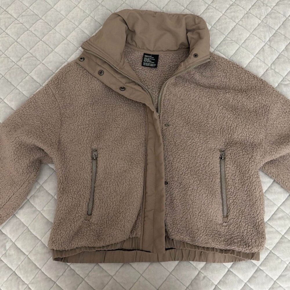 Vuori Taupe Sherpa Jacket